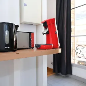 Holiday home 404 - Petit Bijou Dans Immeuble Hotelier 5 - Flat-guest, Paris