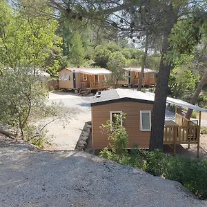  Camping Le Cezanne Montagne Sainte-victoire France